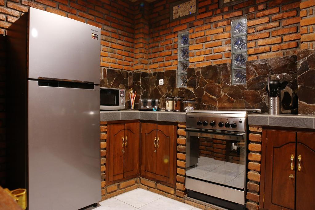 Villa Bantes Mps Kubutambahan  Exterior photo